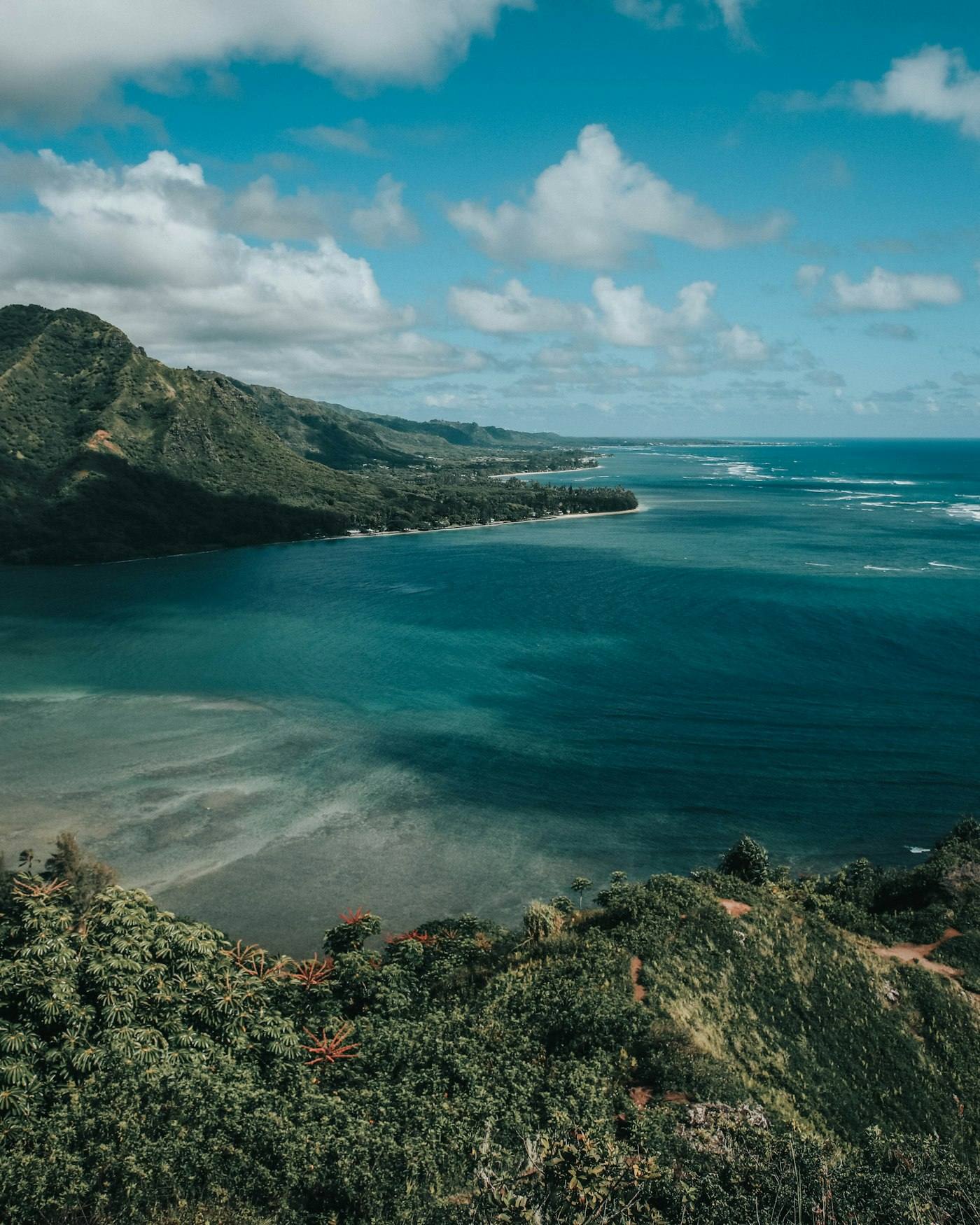 Green mountain ridge above the coast on Oahu, Hawaii